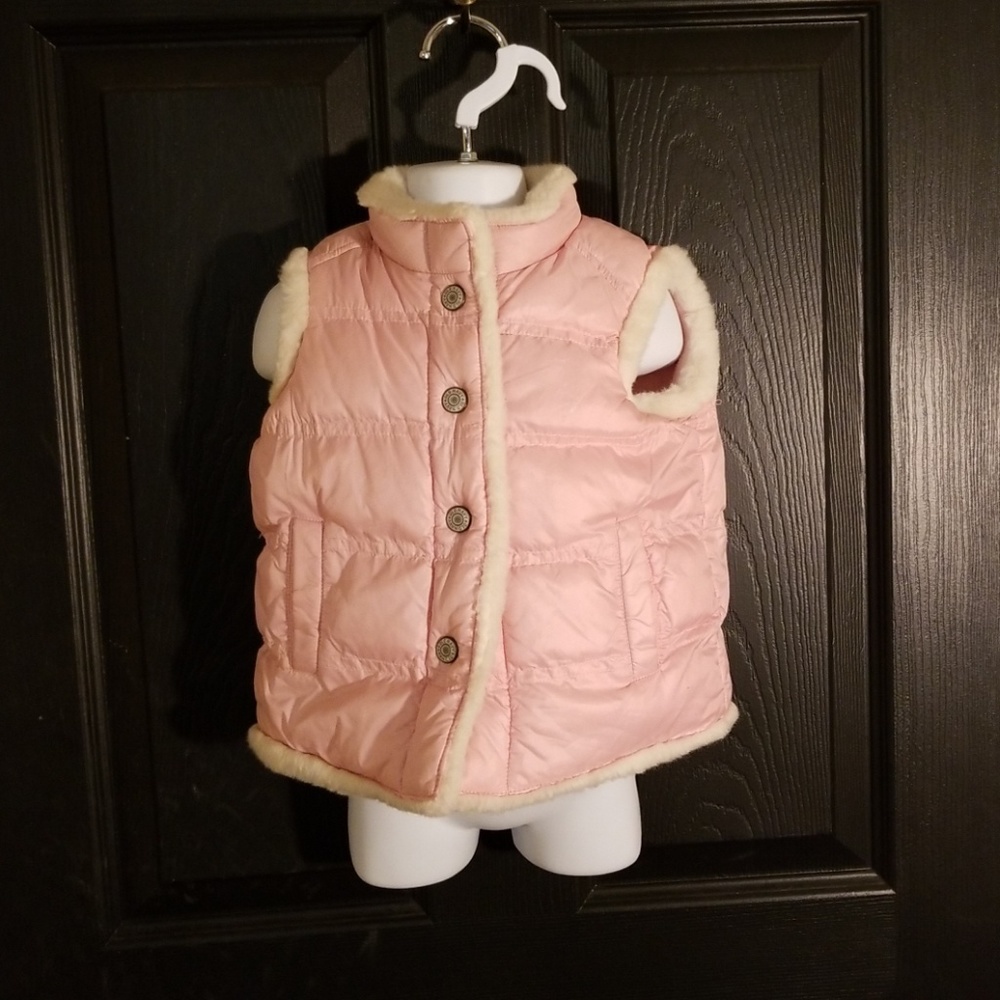 2T Old Navy snap down puffer vest